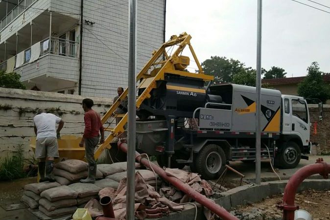 攪拌車載泵是塔莊鎮(zhèn)災(zāi)后重建的一縷春風(fēng) 攪拌車載泵是塔莊鎮(zhèn)災(zāi)后重建的一縷春風(fēng)
